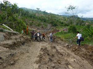 Bruce and Jean go mud sliding in Colombia